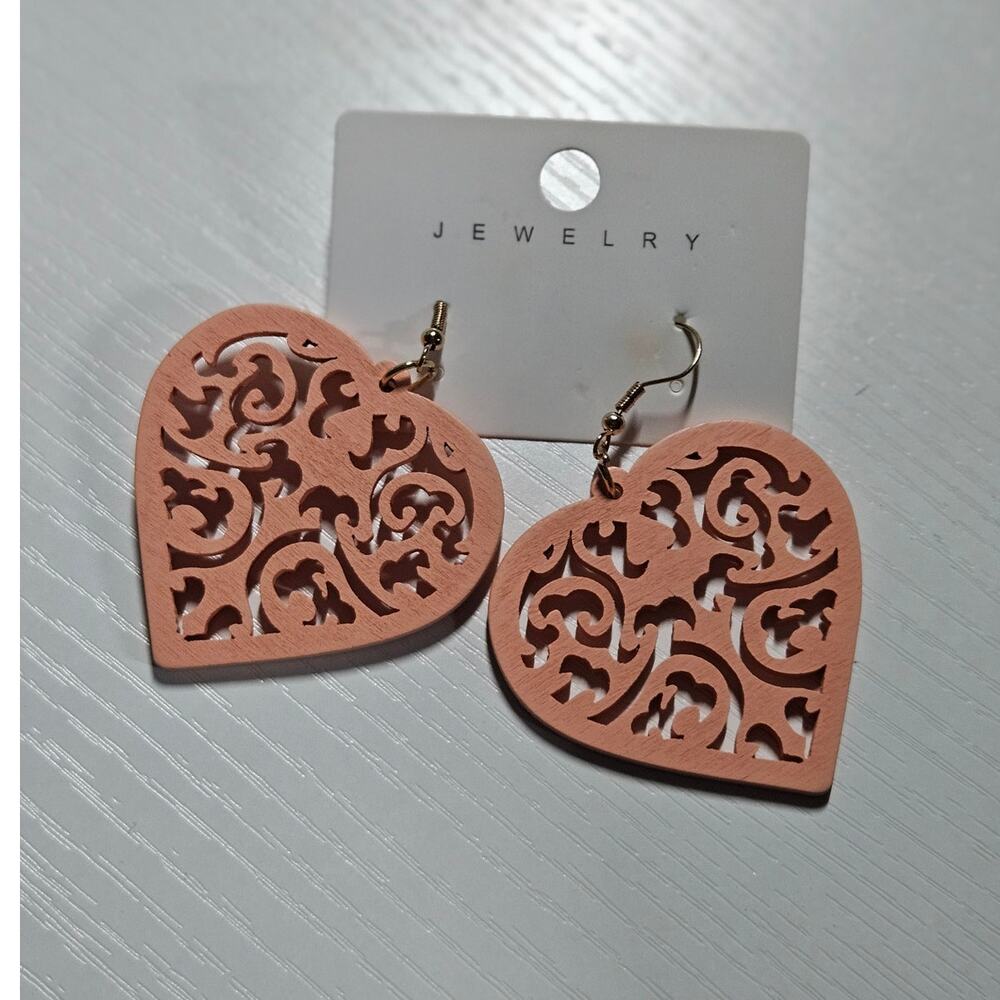 JEWELRY Romantic Pink Filigree Cut-Out Heart-Shaped Wood Dangle Earrings